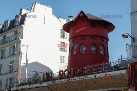 Zawaliły się łopaty wiatraka Moulin Rouge