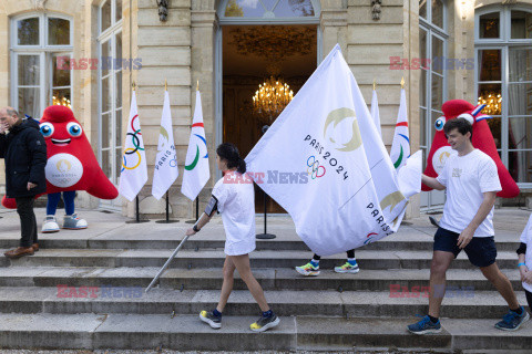 Flaga olimpijska w Paryżu