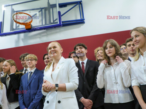 Uroczystość ukończenia liceum z udziałem minister Nowackiej