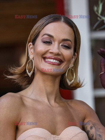 Rita Ora na imprezie marki Typebea