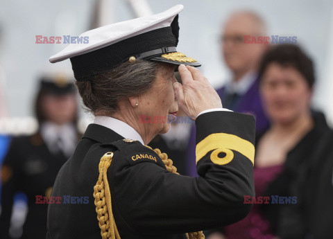 Księżniczka Anna na pokładzie statku HMCS Max Bernays