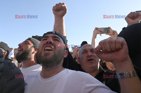 Protesty w Erywaniu przeciwko przekazaniu ziemi Azerbejdżanowi