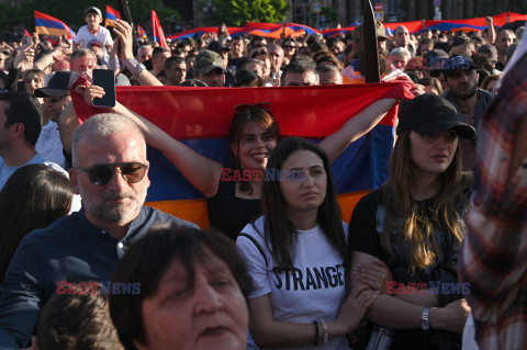 Protesty w Erywaniu przeciwko przekazaniu ziemi Azerbejdżanowi