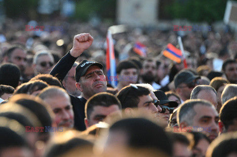 Protesty w Erywaniu przeciwko przekazaniu ziemi Azerbejdżanowi
