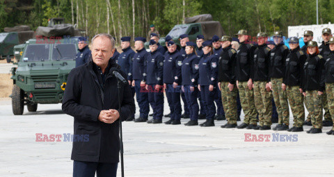 Premier Tusk przy granicy z Białorusią