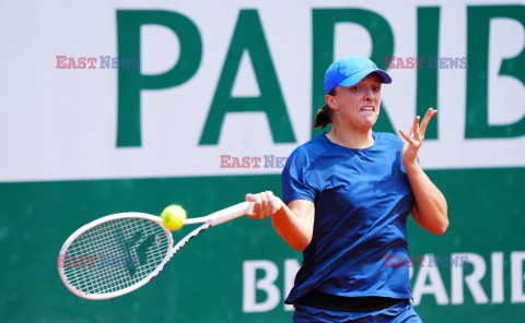 Iga Świątek trenuje na kortach Roland Garros