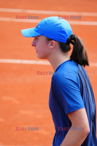 Iga Świątek trenuje na kortach Roland Garros