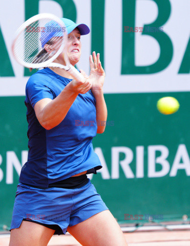 Iga Świątek trenuje na kortach Roland Garros