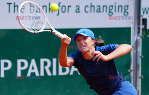 Iga Świątek trenuje na kortach Roland Garros