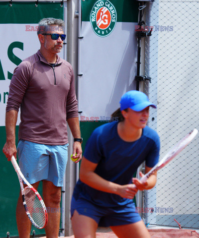 Iga Świątek trenuje na kortach Roland Garros