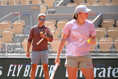 Iga Świątek trenuje na kortach Roland Garros