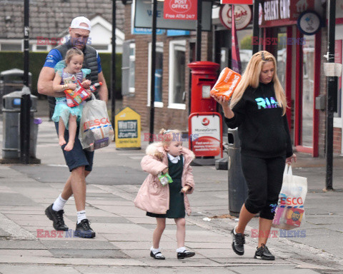 Tyson Fury na zakupach z żoną i córkami