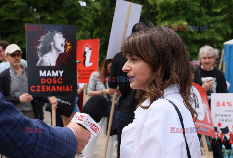 Protest twórców filmowych przed Sejmem ws. tantiem