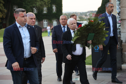 Miesięcznica pogrzebu pary prezydenckiej