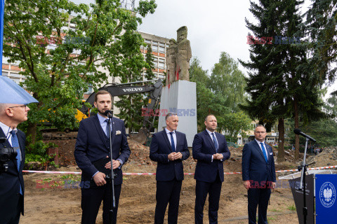  Pomnik Braterstwa Broni w Nowogardzie zburzony