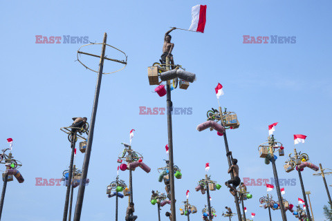 Tradycyjna gra Panjat Pinang w Indonezji