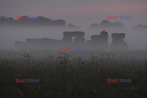 Mgła nad Stonehenge