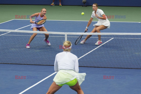 Magda Linette i Peyton Stearns awansowały do 2. rundy US Open