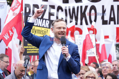 Protest PiS przed Ministerstwem Sprawiedliwości