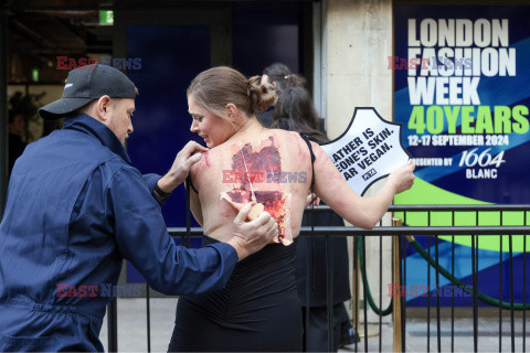 Protest PETA podczas tygodnia mody w Londynie