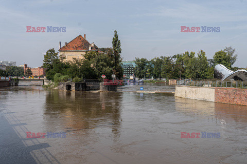 Wrocław szykuje się na przyjęcie fali powodziowej