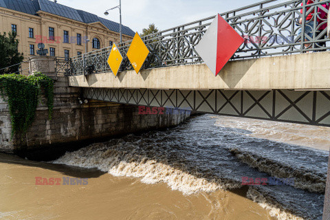 Wrocław szykuje się na przyjęcie fali powodziowej