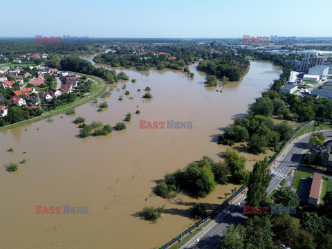 Fala kulminacyjna przechodzi przez Oławę