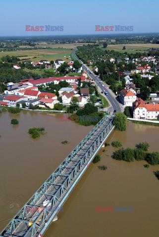 Fala kulminacyjna przechodzi przez Oławę