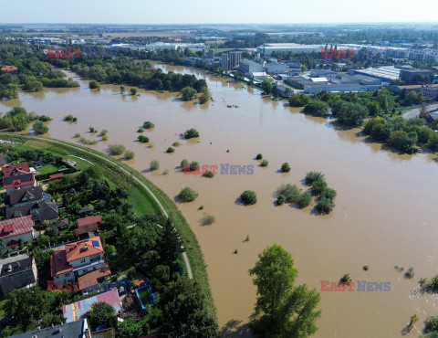 Fala kulminacyjna przechodzi przez Oławę