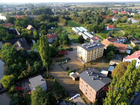 Fala kulminacyjna przechodzi przez Oławę