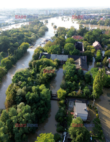 Fala kulminacyjna przechodzi przez Oławę