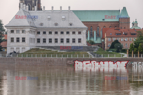 Wrocław szykuje się na przyjęcie fali powodziowej