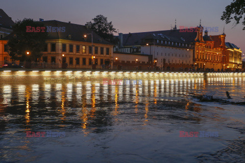 Wrocław szykuje się na przyjęcie fali powodziowej