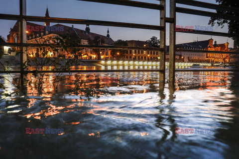 Wrocław szykuje się na przyjęcie fali powodziowej