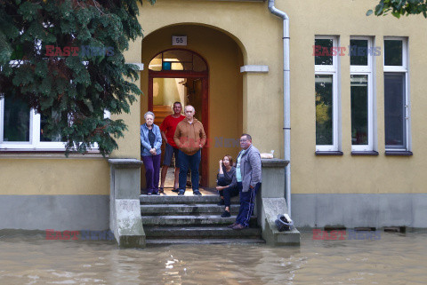 Ewakuacja mieszkańców Lewina Brzeskiego