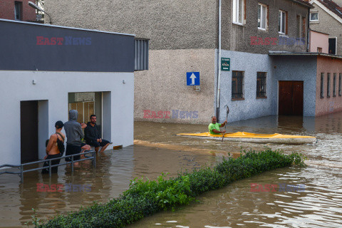 Ewakuacja mieszkańców Lewina Brzeskiego