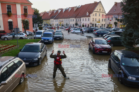 Ewakuacja mieszkańców Lewina Brzeskiego