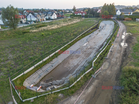 Uszkodzony zbiornik retencyjny w Krakowie Grebałowie