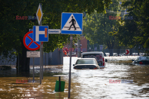 Ewakuacja mieszkańców Lewina Brzeskiego