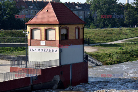 Wrocław szykuje się na przyjęcie fali powodziowej