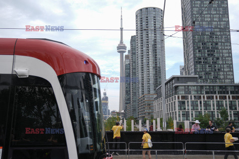 8000 gigantycznych kostek domina w Toronto