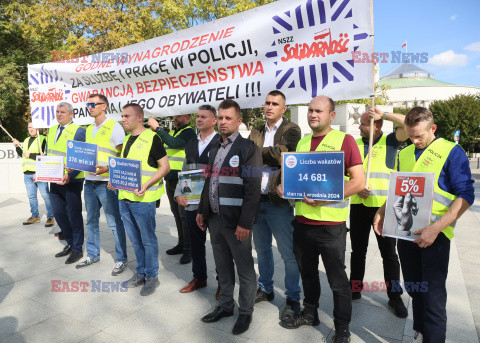 Briefing policyjnej Solidarności przed Sejmem