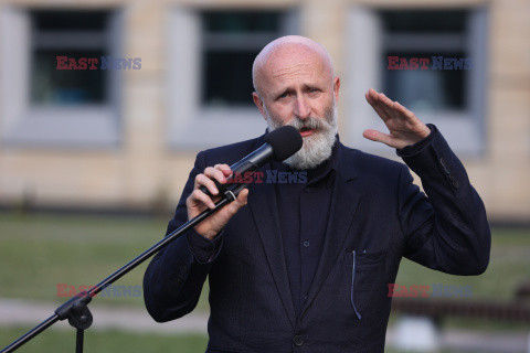 Rzeźba "Skoczek narciarski" w Parku Rzeźb Muzeum Sportu