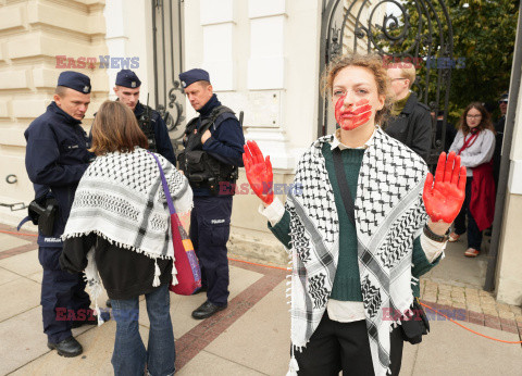 Propalestyński protest w czasie inauguracji roku na UW