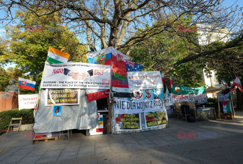 Antywojenny protest na przeciwko ambasady USA