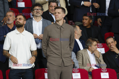 Wojciech Szczęsny ogląda mecz Barcelony