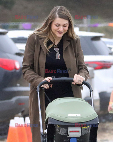 Frances Bean Cobain z rodziną kupują dynie