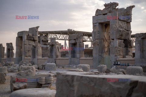 Zwiedzanie ruin Persepolis w Iranie