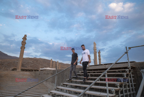 Zwiedzanie ruin Persepolis w Iranie