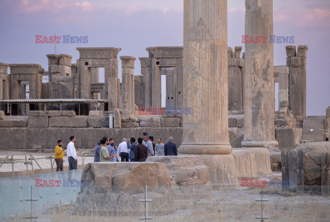 Zwiedzanie ruin Persepolis w Iranie